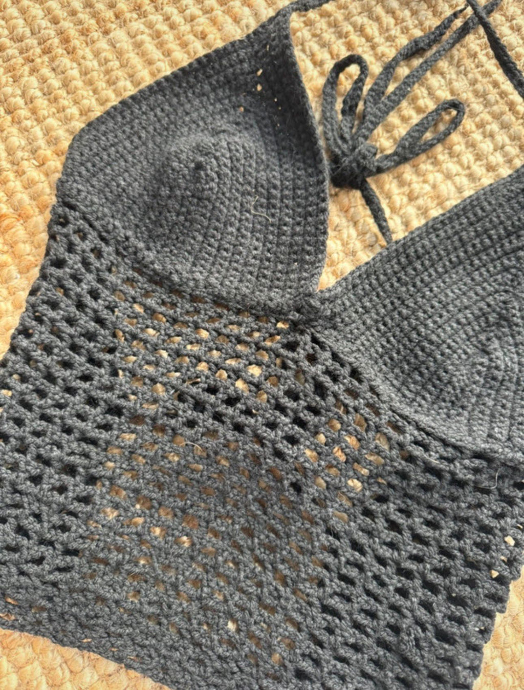 goth y2k neckholder top strick gestrickt warm wolle festival sommer ärmellos v-ausschnitt crop